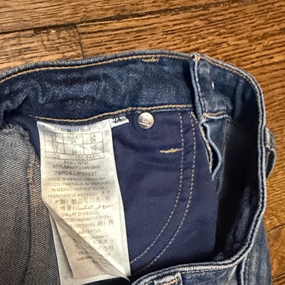 Guess High Waisted Denim Shorts with Flowe Embroidery - Picture 7 of 7